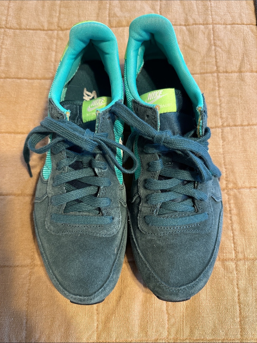 Nike Sneakers 7.5